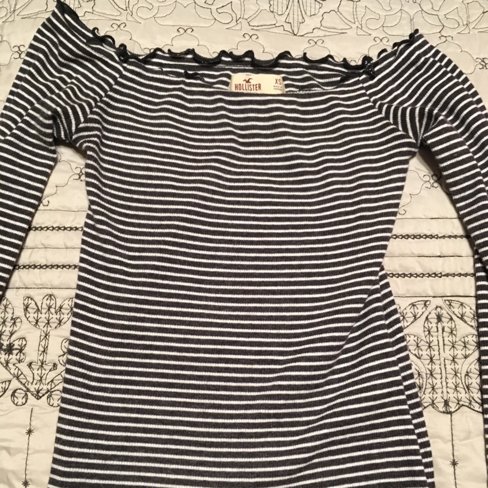 Off the shoulder long sleeve